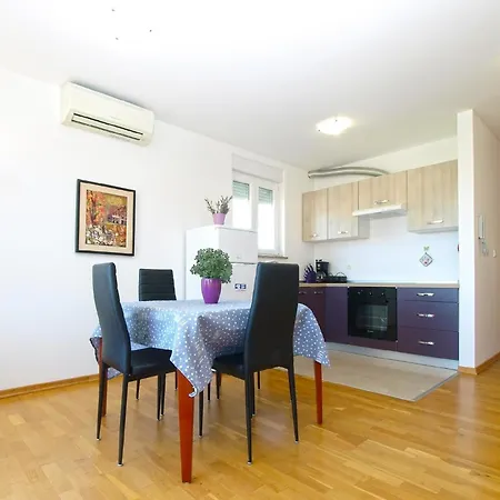 Fuer 4 Personen Ca 54 Qm In Fazana-surida, Istrien Istrische Riviera Apartment Valbandon