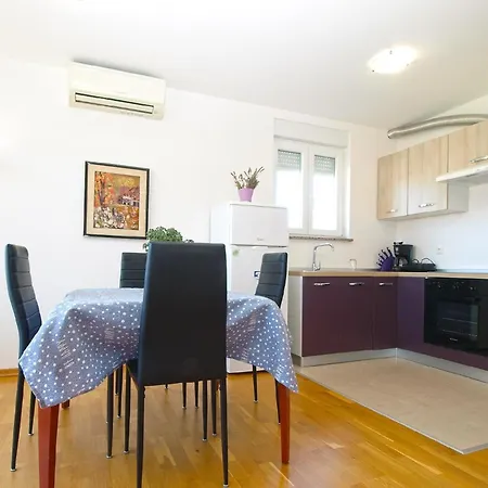 Fuer 4 Personen Ca 54 Qm In Fazana-surida, Istrien Istrische Riviera Apartment